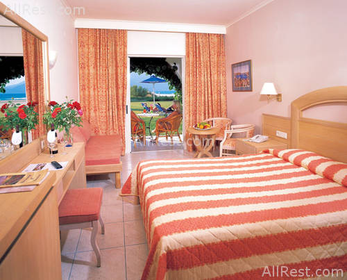 Pilot Beach Hotel 7
